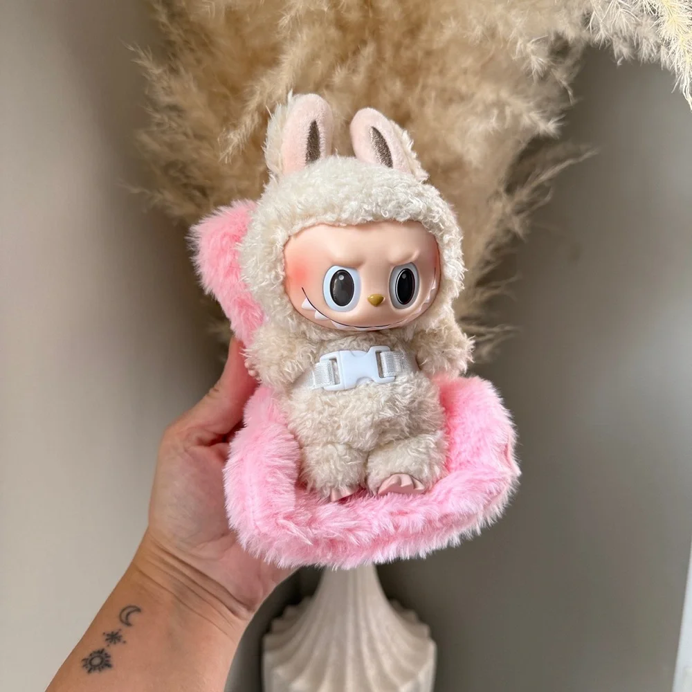 Labubu carseat - pink
